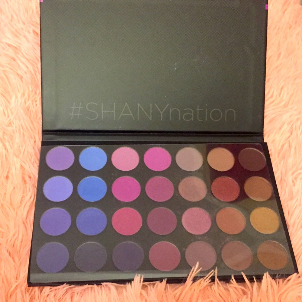 Eyeshadow pallette